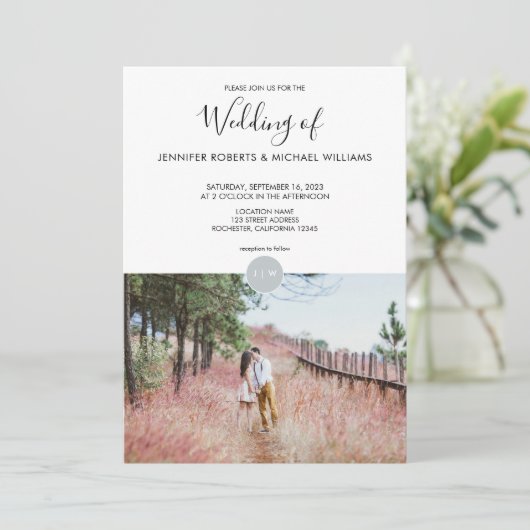 モダンエレガント素性モノグラム結婚写真 招待状 (スタンド正面)