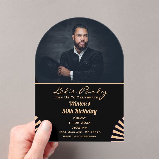 モダンエレガント誕生日写真金ゴールドと黒パーティー アクリル招待状 (インサイチュ (ポータブル))