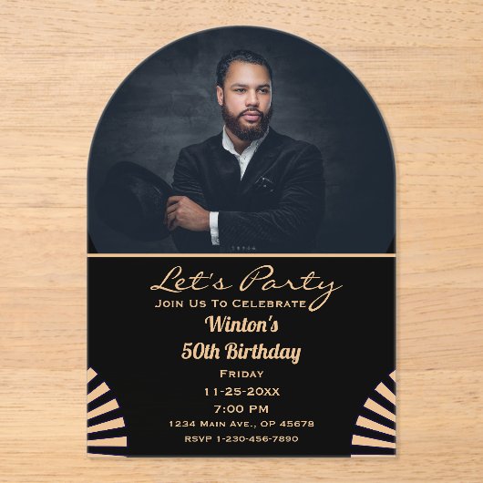 モダンエレガント誕生日写真金ゴールドと黒パーティー アクリル招待状 (正面)