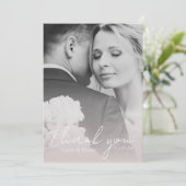 モダンエレガント赤面ピンクシック結婚写真 サンキューカード (スタンド正面)