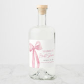 モダンエレガント赤面ピンクリボンブライダルシャワー リキュールボトルラベル (正面)