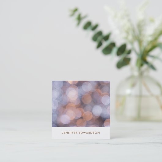 モダンエレガント金ゴールド青パターンプロフェッショナル スクエア名刺 (スタンド正面)