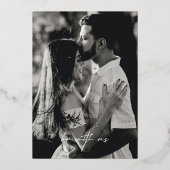 モダンエレガント黒と白の写真結婚の実在2 箔招待状 (裏面)