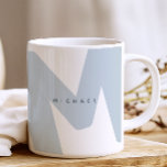 モダンオーバーサモノグラムのイズのイニシャルと名前 コーヒーマグカップ<br><div class="desc">トレンディースタイリッシュマグは大きなモノグラムのイニシャルと名前をフォントの両側にシンプル特集モダン。こもしこ救済こが必要でカスタマイズす、下のボタンを使ってメッセージを下さい、喜んで嬉しく思い救済ます。</div>