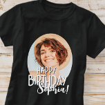 モダンカスタムクールおもしろい誕生日挨拶 Tシャツ<br><div class="desc">デザインはモダンとシンプル。誕生日のお祝いカスタムの写真を追加し、名前を追加し、メッセージを追加カスタムする</div>