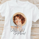 モダンカスタムクールおもしろい誕生日挨拶 Tシャツ<br><div class="desc">デザインはモダンとシンプル。誕生日のお祝いカスタムの写真を追加し、名前を追加し、メッセージを追加カスタムする</div>