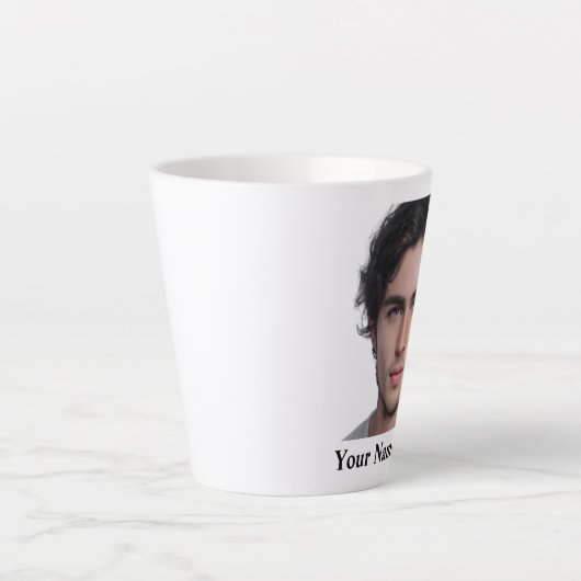 モダンカスタムポートレート写真名テンプレート カフェラテマグ (正面)