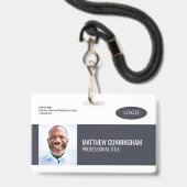 モダンカスタムロゴ従業員名バーコード バッジ (正面(ネックストラップ付))