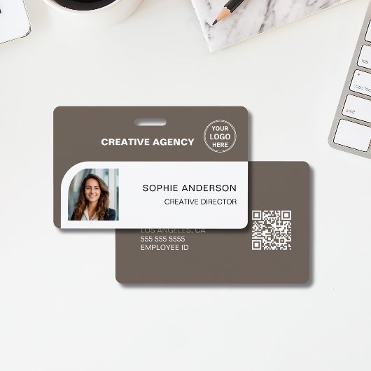 モダンカスタムロゴTaupe従業員スタッフ名 バッジ