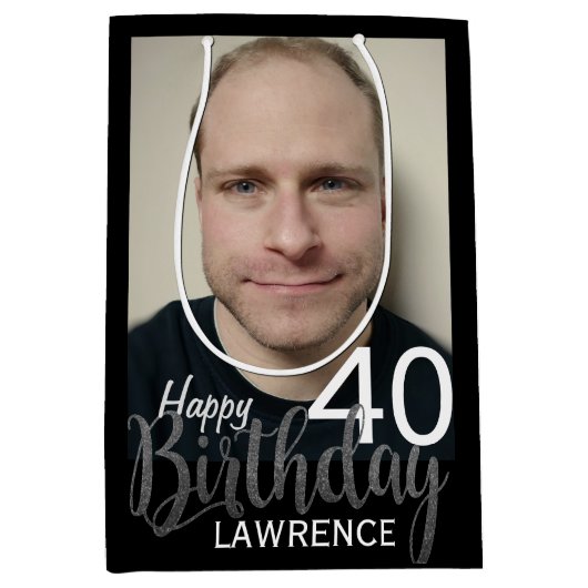 モダンカスタム写真と任意の年齢誕生日中間GI ミディアムペーパーバッグ (正面)