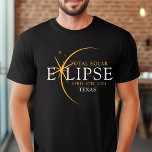 モダンカスタム州2024テキサス州皆既食太陽の2024 Tシャツ<br><div class="desc">2024年モダンブラック&金ゴールド2024年テキサス州太陽のトータルEclipseTシャツは、この珍しい天体イベントの記念の作品でスタイリッシュす。このシャツはトータルEclipseの優雅さと感動を取り入れてい太陽のる。2024年は大胆に展示され、テキサス州の位置とともに、この忘れられない現象の永遠の形見として機能する。あなたは天文学の愛好家であれ、単にファッションを愛しユニークても、このシャツは日食の興奮を披露するのに最適な太陽の方法だ。この宇宙祝的なスタイルのイベントとTシャツデザインの記憶を独占的創り出そう。</div>