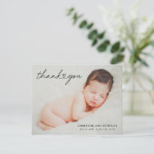 モダンカスタム生まれたばかりのベビー写真ハートスクリプト サンキューカード (スタンド正面)