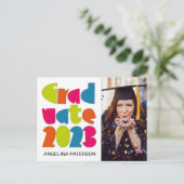 モダンカラフル卒業パーティー インビテーションポストカード (スタンド正面)