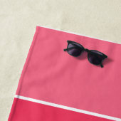 モダンカラフルPinks Colorblock名パーソナライズされた ビーチタオル (インサイチュ)