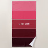 モダンカラフルPinks Colorblock名パーソナライズされた ビーチタオル (正面)