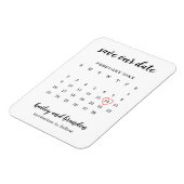 モダンカレンダーの赤いハートの結婚式Save the Date マグネット (左側)