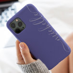 モダンガーリー青エレガント名スクリプト iPhone 13 PRO MAXケース<br><div class="desc">モダンガーリーシンプルキュラシースワーズと年の名のスクリプトのシックな紫エレガントの青のペリウィンクル色。</div>