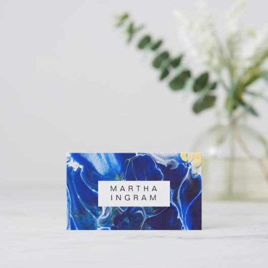 モダンクリエイティブ芸術的デザインブルー抽象芸術 名刺 (スタンド正面)