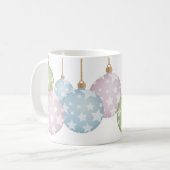 モダンクリスマスのパステルオーナメントと星 コーヒーマグカップ (正面左)