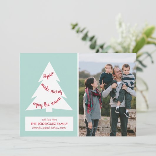モダンクリスマスツリーのミントグリーンとカスタム写真付き シーズンカード (スタンド正面)