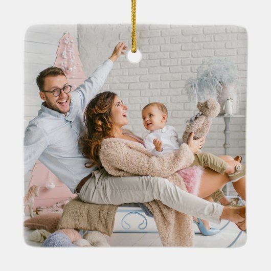 モダンクリスマスツリーモノグラムフォーフォトファミリー セラミックオーナメント (裏面)