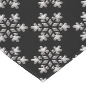 モダンクリスマスブラックとホワイトの雪片パターン ショートテーブルランナー (コーナー)