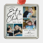 モダンクリスマスベビー発表写真コラージュ メタルオーナメント (正面)