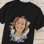 モダングランジクールカスタム誕生日挨拶 Tシャツ<br><div class="desc">デザインはモダンとシンプル。誕生日のお祝いカスタムの写真を追加し、名前を追加し、メッセージを追加カスタムする</div>