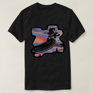 モダングリッチスタイル ターンテーブル - カラフルなデザイン Tシャツ