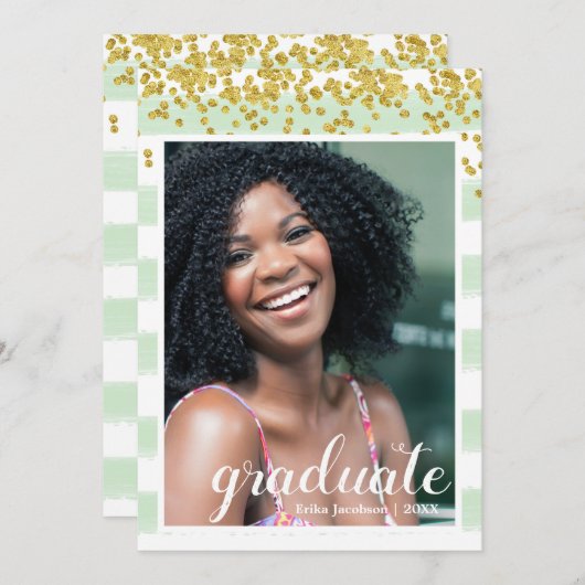 モダングリーンと金ゴールドストライプの大学院パーティーカード 招待状 (正面/裏面)