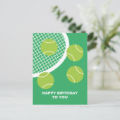 モダングリーンテニスボールラケットお誕生日おめでとう ポストカード (スタンド正面)