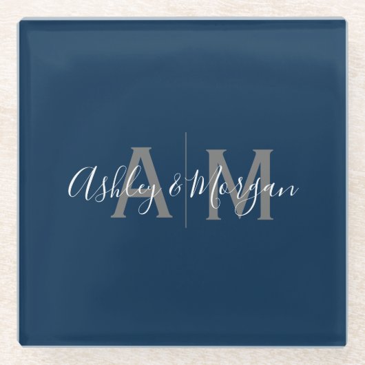 モダングレーとブルーのカップルモノグラム ガラスコースター (正面)
