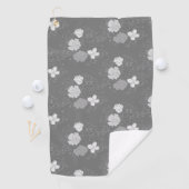 モダングレーとホワイトの花柄 ゴルフタオル (インサイチュ)