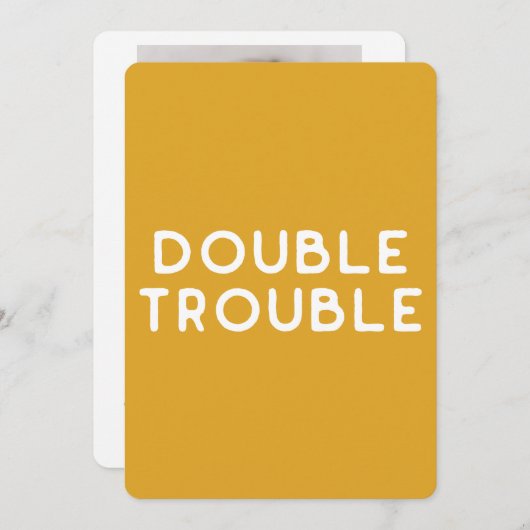 モダンゴールデンミニマルイエローベビーフォトツイン誕生 案内状 (正面/裏面)