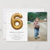 モダンゴールドホイルバルーン 6歳誕生日写真 招待状 (正面)