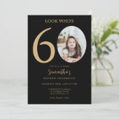 モダンシンプルおもしろいブラック金ゴールド60th誕生日写真 招待状 (スタンド正面)