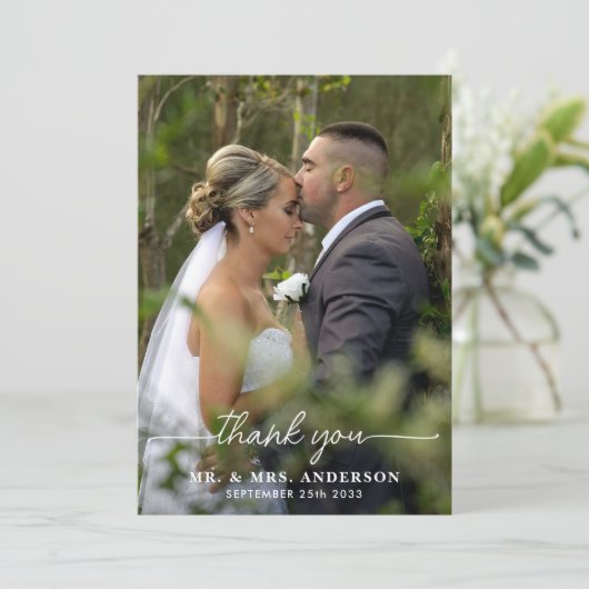 モダンシンプルシックパーソナライズされた写真結婚ズ サンキューカード (スタンド正面)