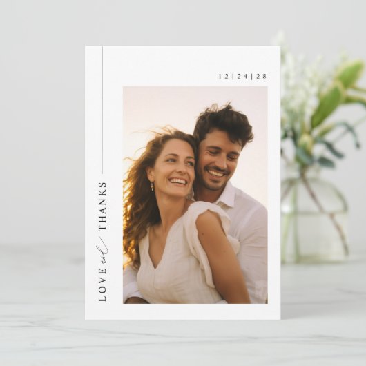 モダンシンプルタイポグラフィ写真結婚の サンキューカード (スタンド正面)