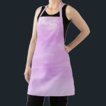 モダンシンプルラベンダーシェフ名パープル エプロン<br><div class="desc">エプロンかわいらしは名前をカスタムする用のテンプレートを備えシンプルた紫色のラベンダーの水彩洗い。このエプロンは素晴らし、誕生日や母の日に調理師を好む妻や母に贈り物をする。</div>