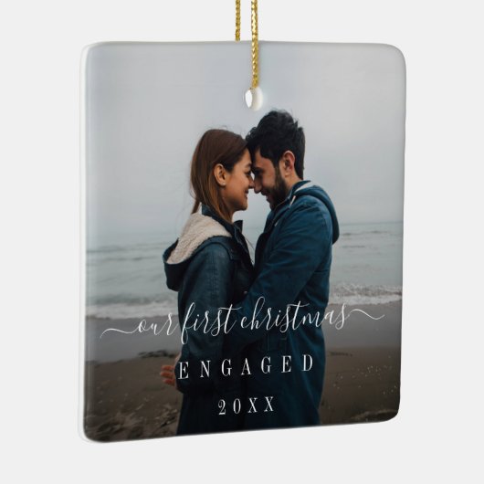 モダンシンプル初めてのクリスマス婚約した セラミックオーナメント (右)