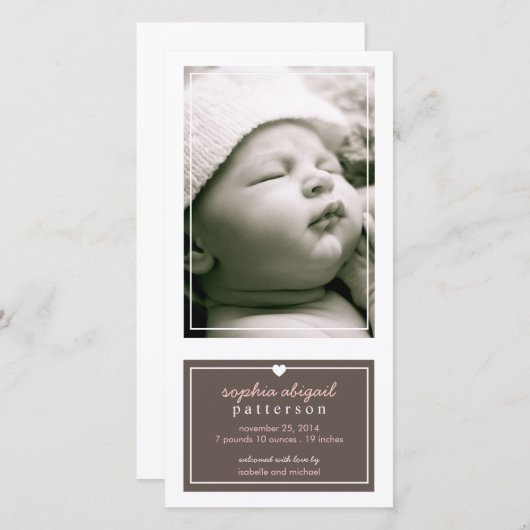 モダンシンプル赤ん坊の女の子の誕生発表ブラウン 案内状 (正面/裏面)