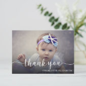 モダンスクリプエレガントト最初の誕生日写真 サンキューカード (スタンド正面)