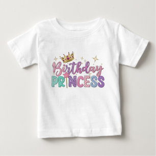 モダンスクリプトの誕生日プリンセスベイビー ベビーTシャツ
