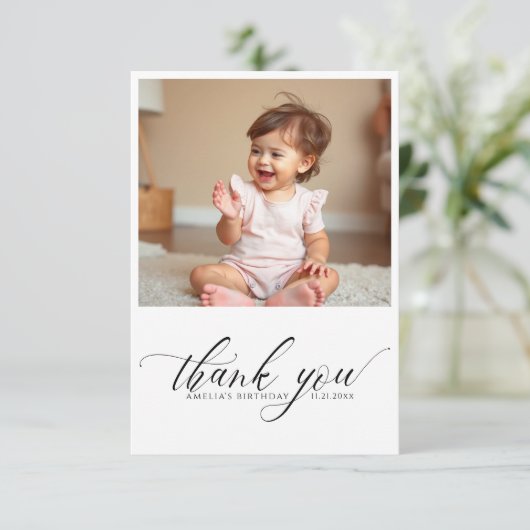 モダンスクリプトタイポグラフィー 1歳の誕生日写真 サンキューカード (スタンド正面)