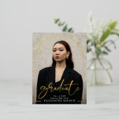 モダンスクリプト卒業生フォトアーチ 卒業パーティー 箔招待状ポストカード (立ち正面)