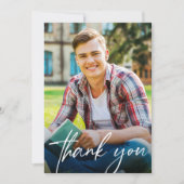 モダンスクリプト男子卒業写真 卒業 サンキューカード (正面)