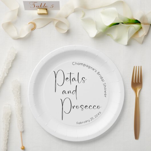 モダンスクリプト ブライダルシャワー ペタルズ アンド プロセッコ ペーパープレート (ウェディング)