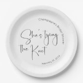 モダンスクリプト ブライダルシャワー She's Tying The Knot ペーパープレート (正面)