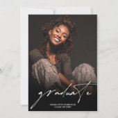 モダンスクリプト ブラック ホワイト 4枚 卒業 招待状 (正面)