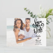 モダンスクリプト ポルカドット フォト セーブ・ザ・デート 招待状 (スタンド正面)